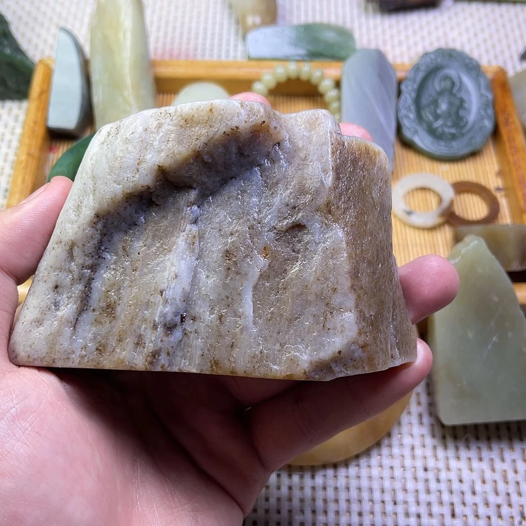 未镶嵌和田玉车挂绍*