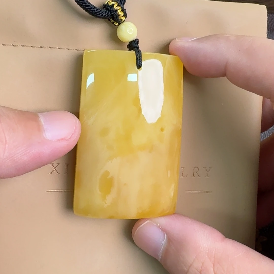 琥珀未镶嵌裸石0640000000