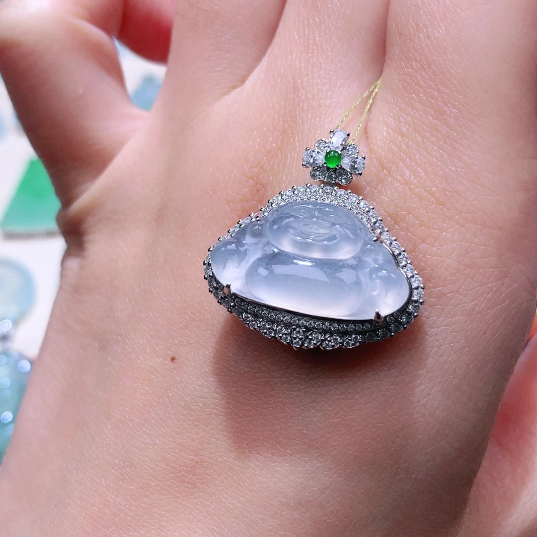 颈饰18K金镶嵌翡翠佛公