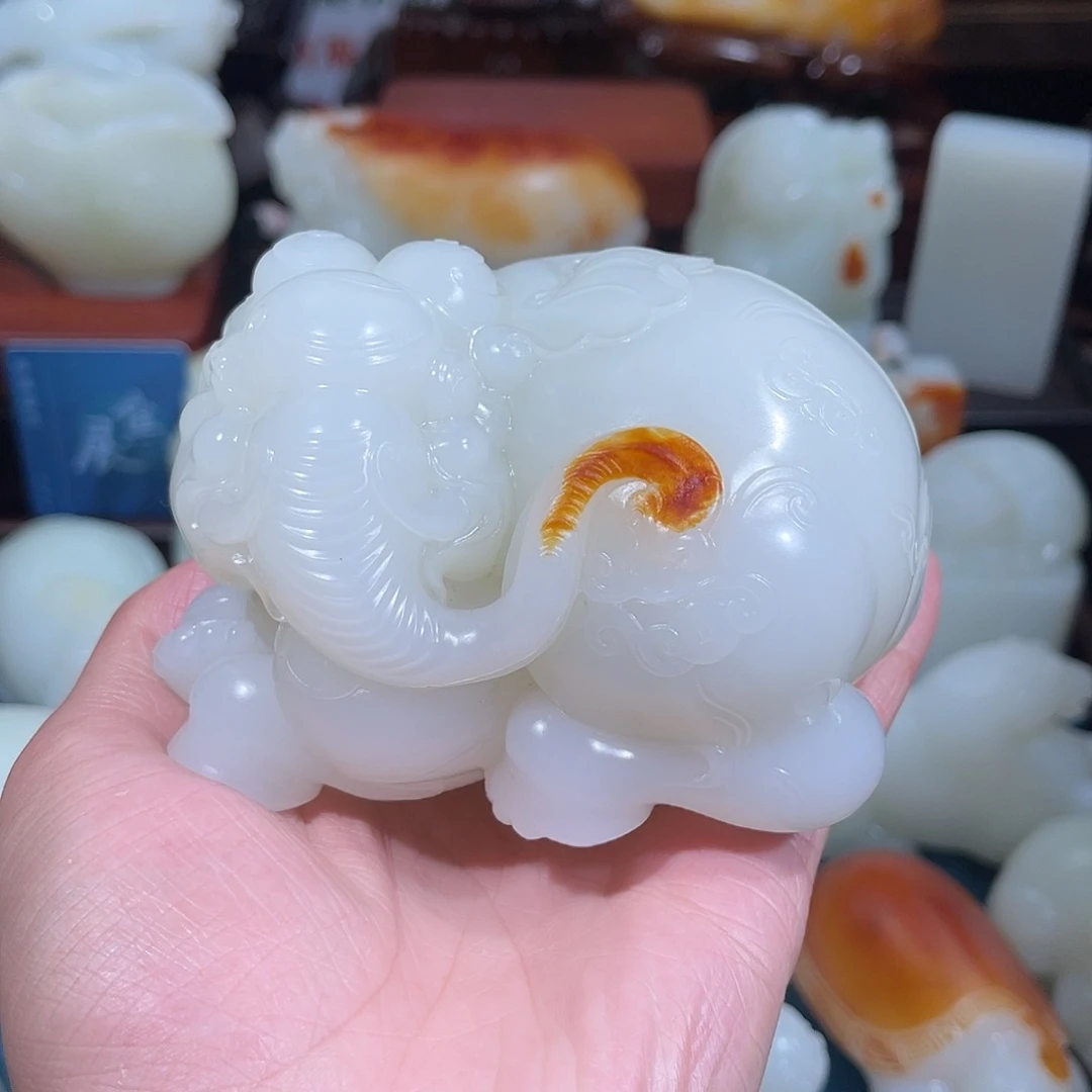 颈饰未镶嵌和田玉（糖玉）