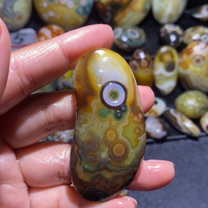 玛瑙/玉髓未镶嵌珠宝半成品108