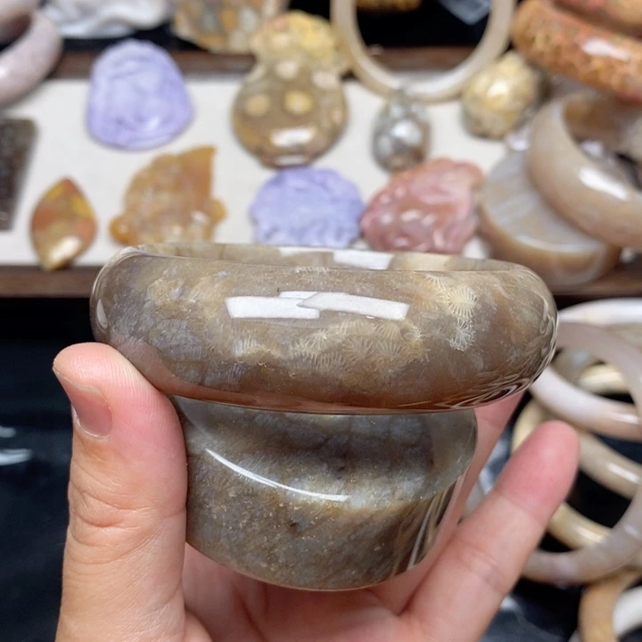 硅化珊瑚（珊瑚玉）未镶嵌手镯悠*