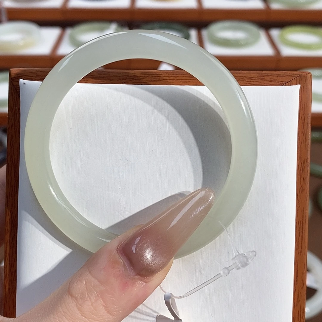 和田玉手镯未镶嵌怡