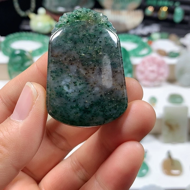 未镶嵌独山玉颈饰