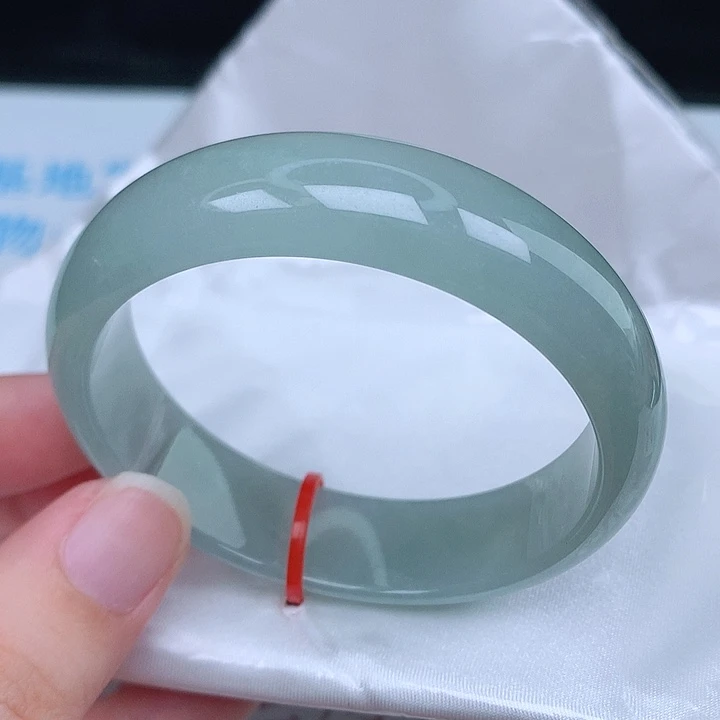 翡翠手镯未镶嵌天然