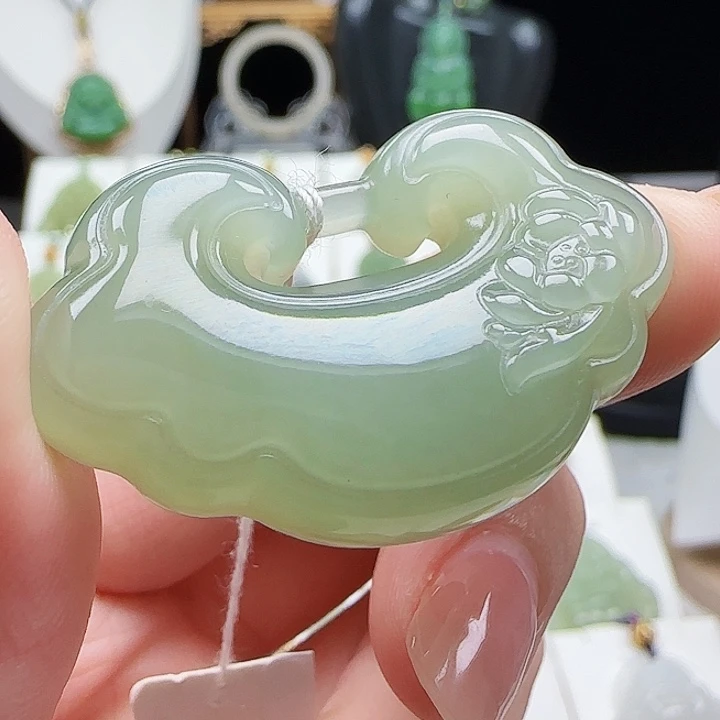 吊坠(赠链)未镶嵌和田玉