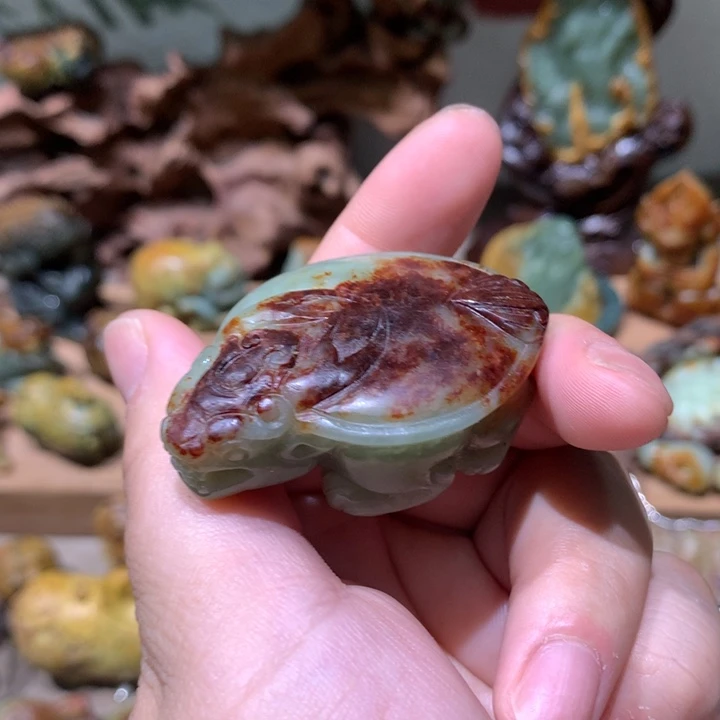 未镶嵌岫岩河磨玉（透闪石质玉）把件风***关