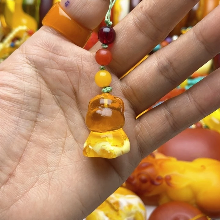 树脂制品65号手机挂