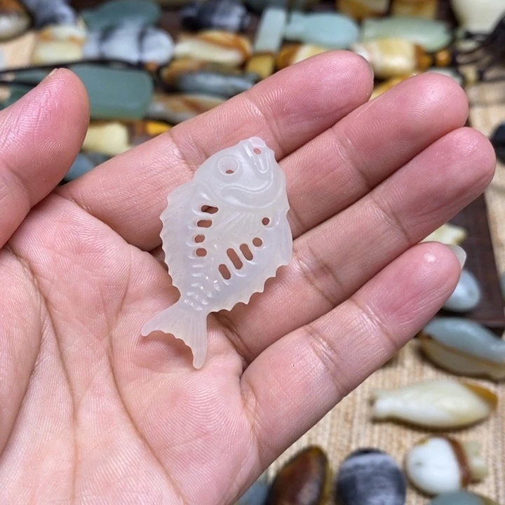 双***️蛇纹石玉未镶嵌颈饰