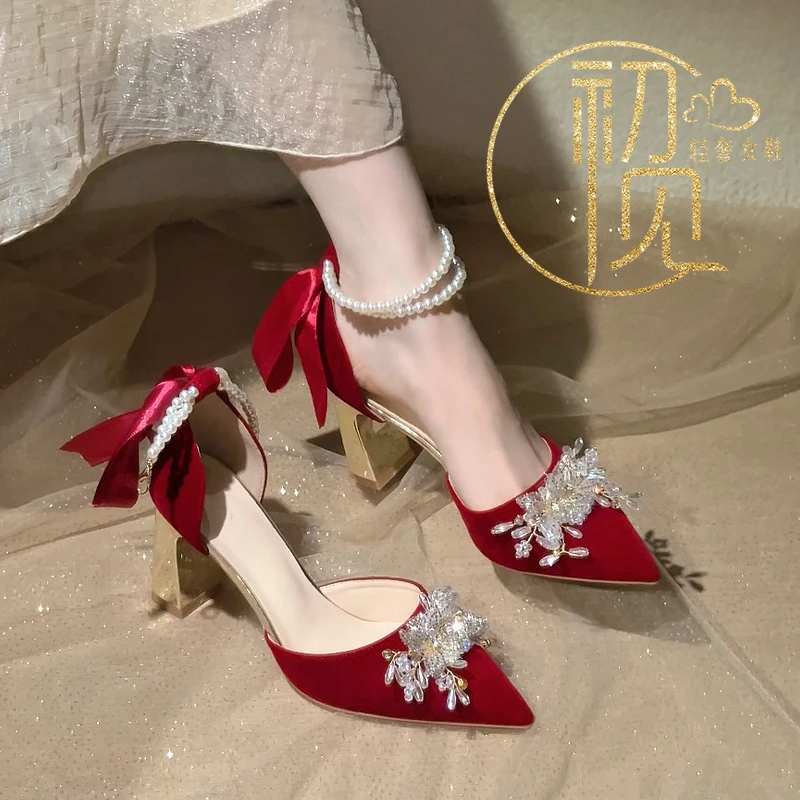 红色中空一字带粗跟新娘鞋秀禾敬酒不累脚婚鞋结婚鞋小众高级感