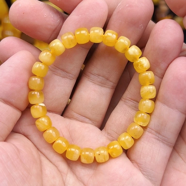 蜜蜡未镶嵌珠宝奇石单圈8.1mm，微瑕福利