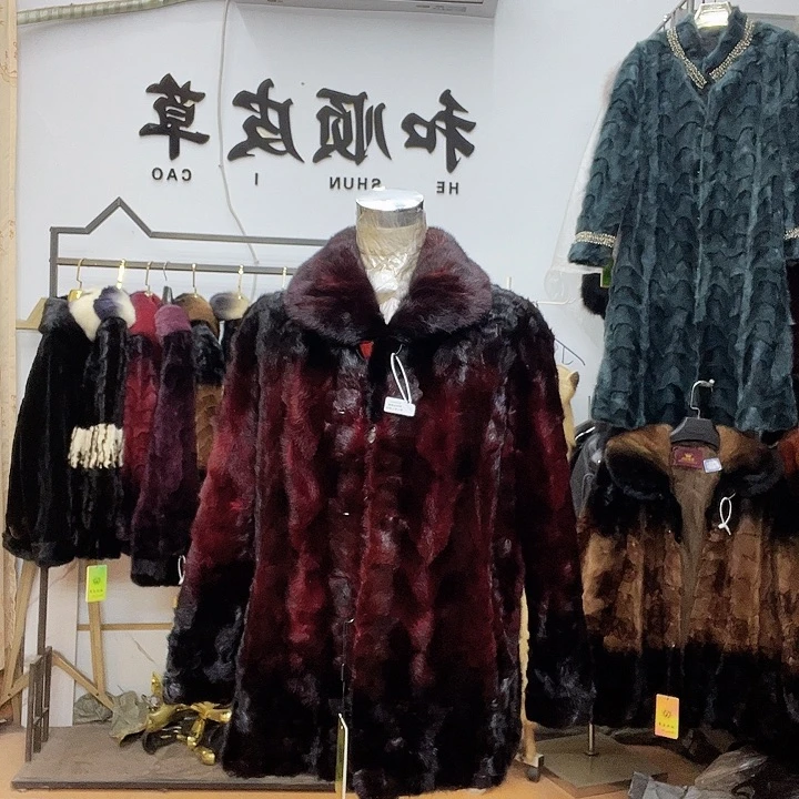 小*商场断码拼貂衣服