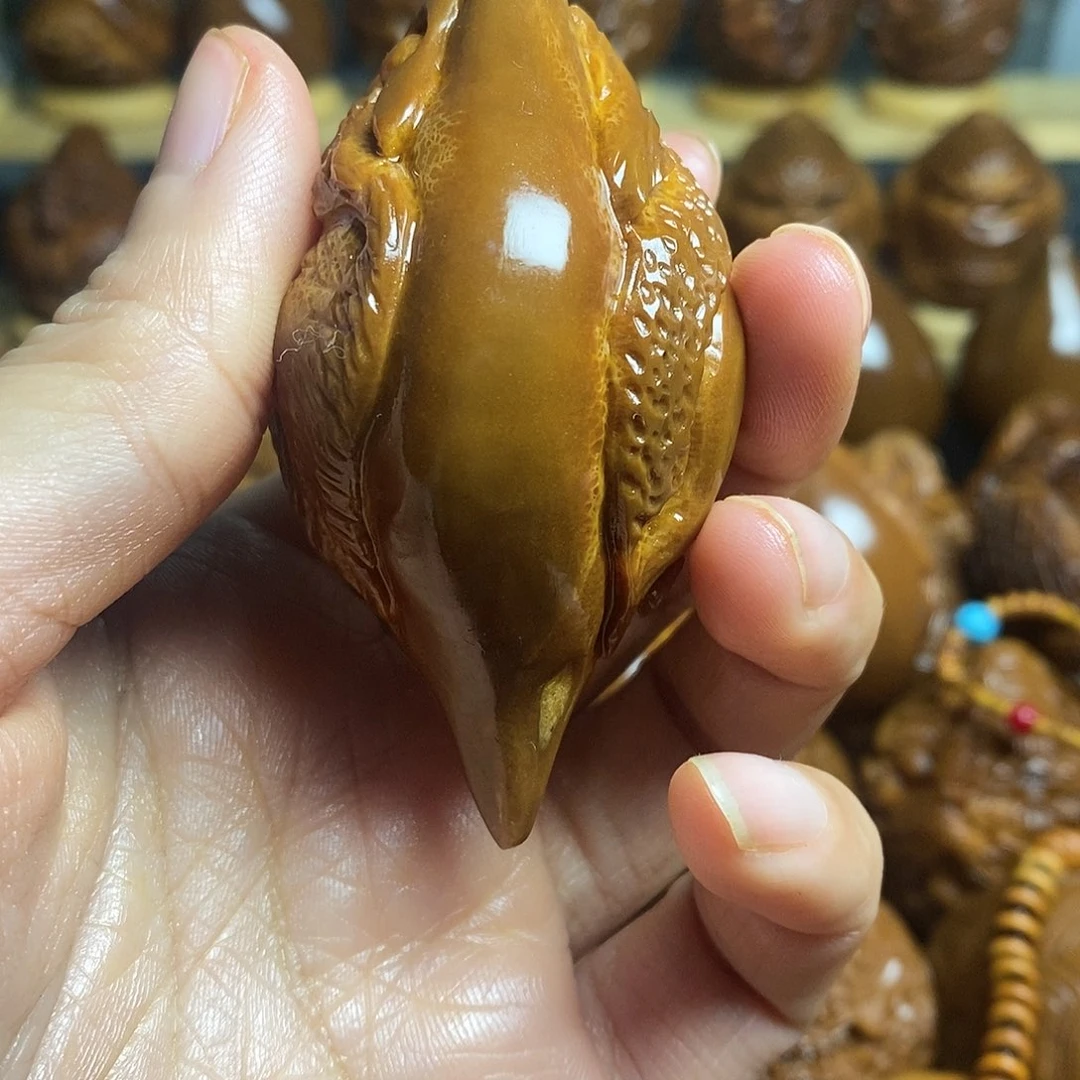 【闪购商品】核桃木/黑胡桃（胡桃木）温**娘橄榄核雕工艺4.1