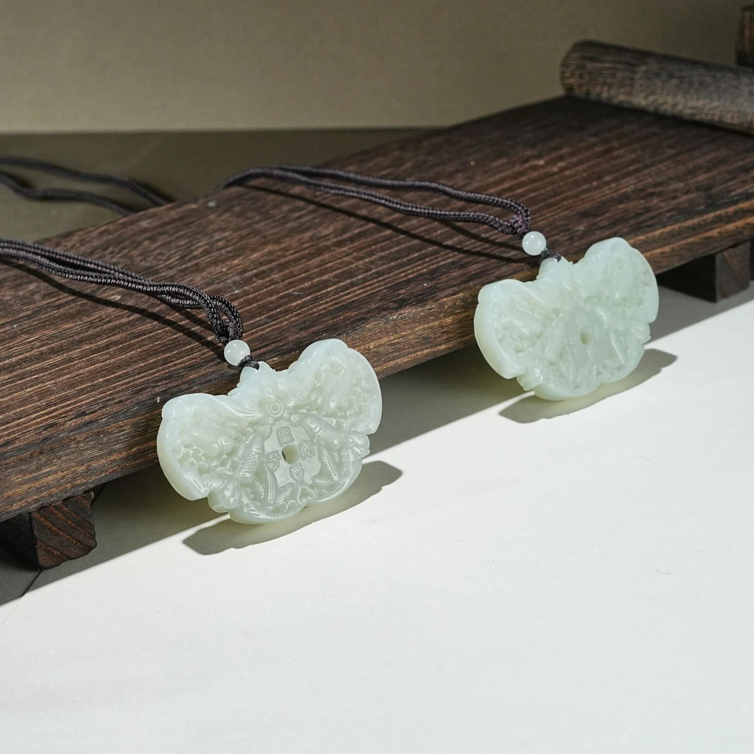 天然和田玉富贵平安富贵有余吊坠 多样性发一 YC2780077