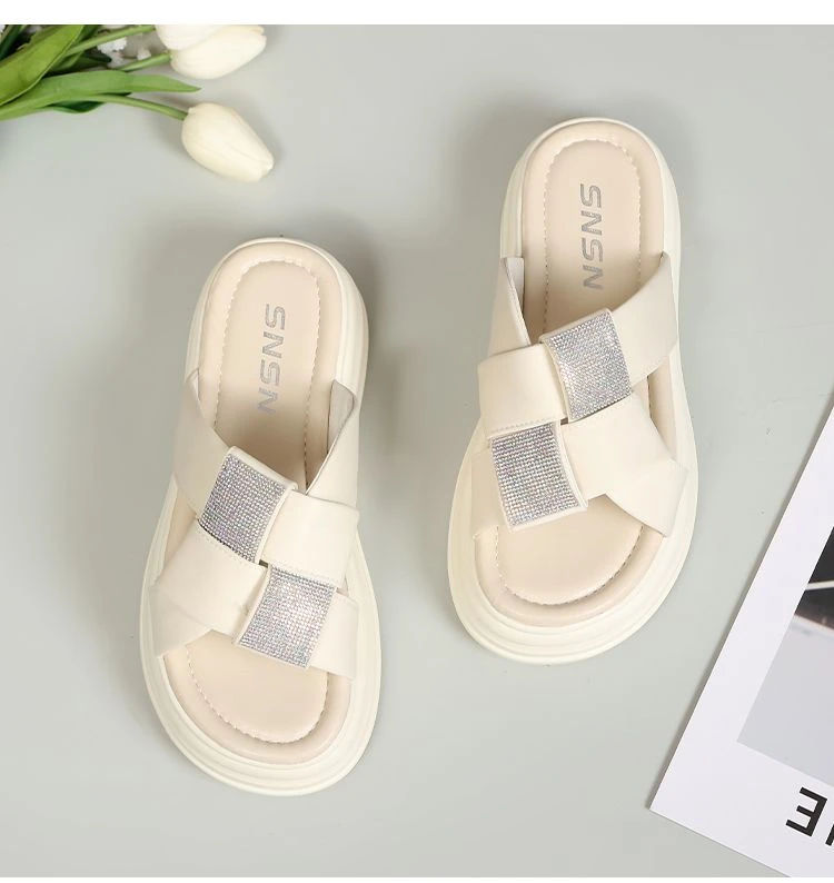 女夏外穿增高厚底时尚百搭防滑水钻一字沙滩凉拖鞋