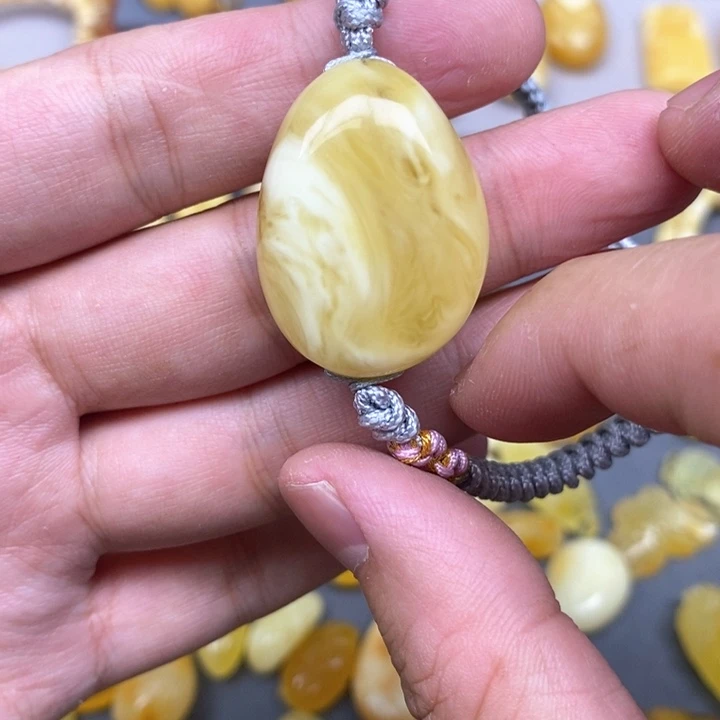 未镶嵌琥珀珠宝奇石