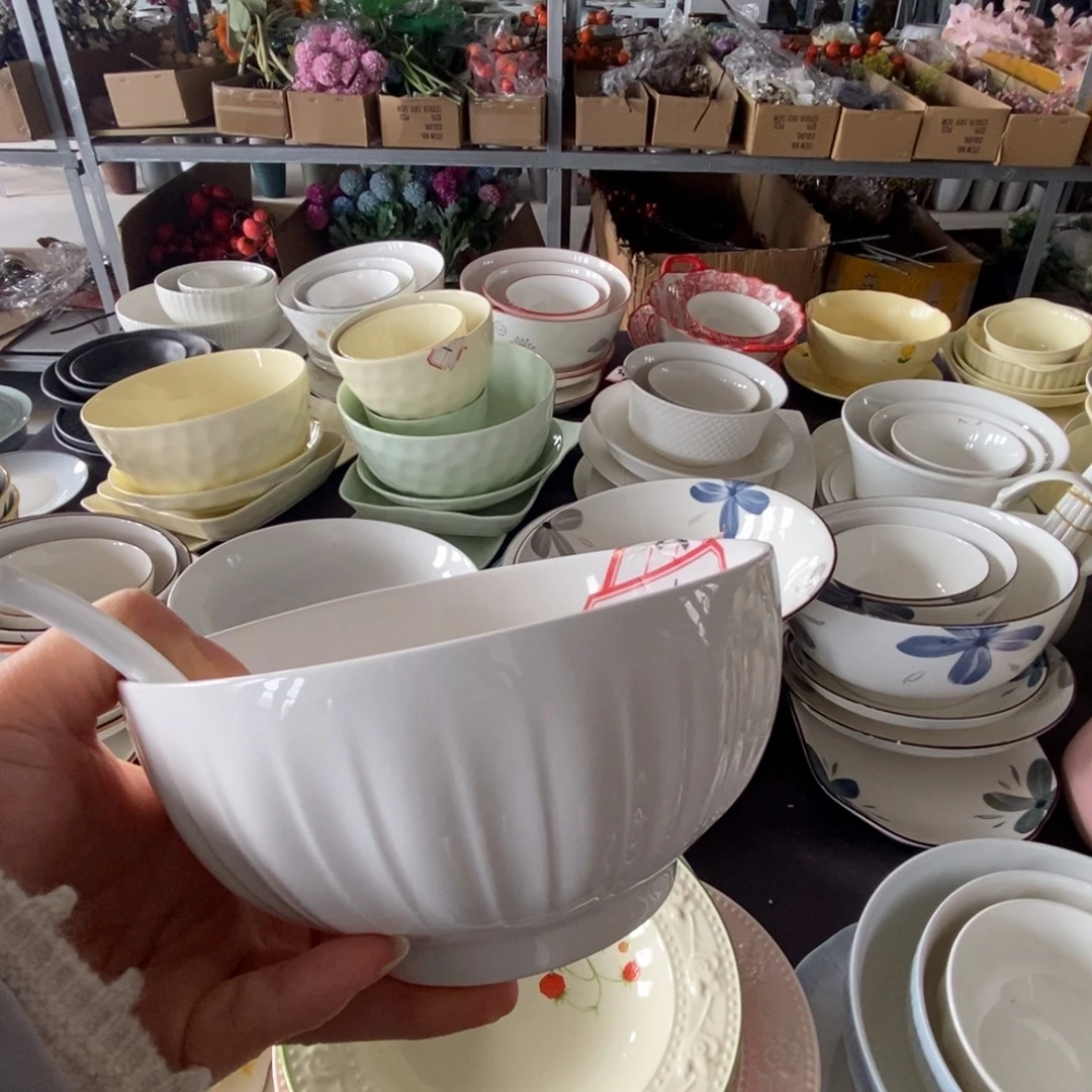 瓷面碗四个，小白勺8个，福利款