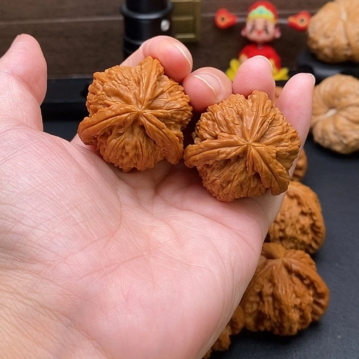 ໑****把件文玩核桃白奔