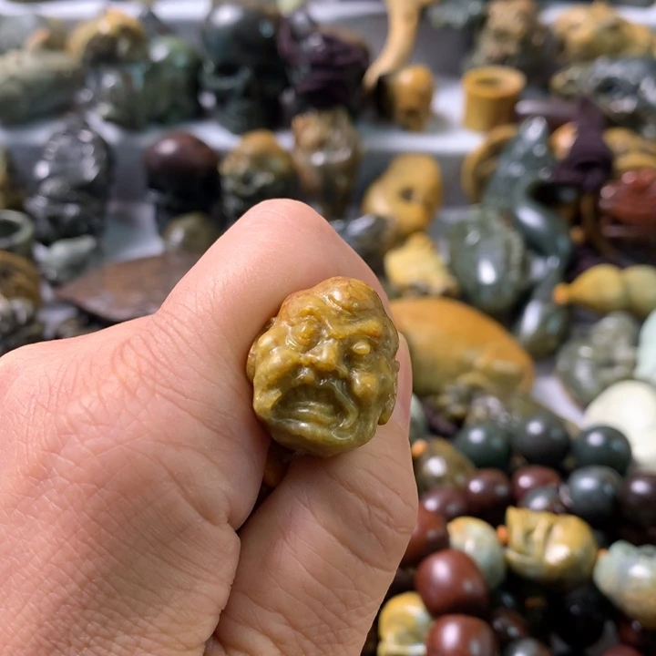 未镶嵌岫岩河磨玉（透闪石质玉）笔搁w****远