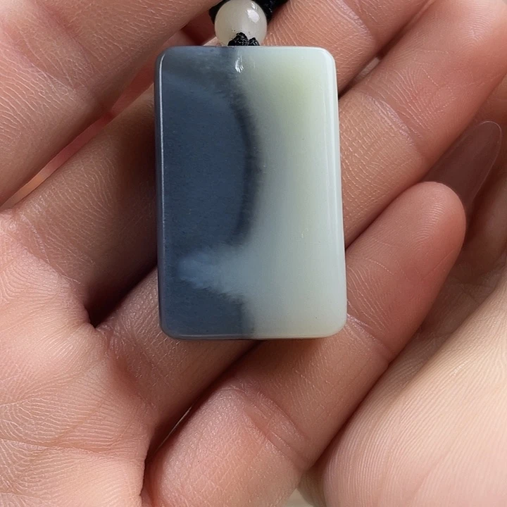 颈饰未镶嵌和田玉（糖玉）