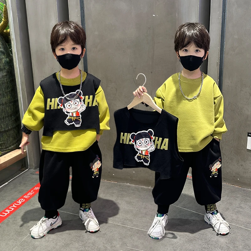 哪吒儿童衣服2025秋季新款男童套装春秋装时尚男孩卫衣宝宝三件套