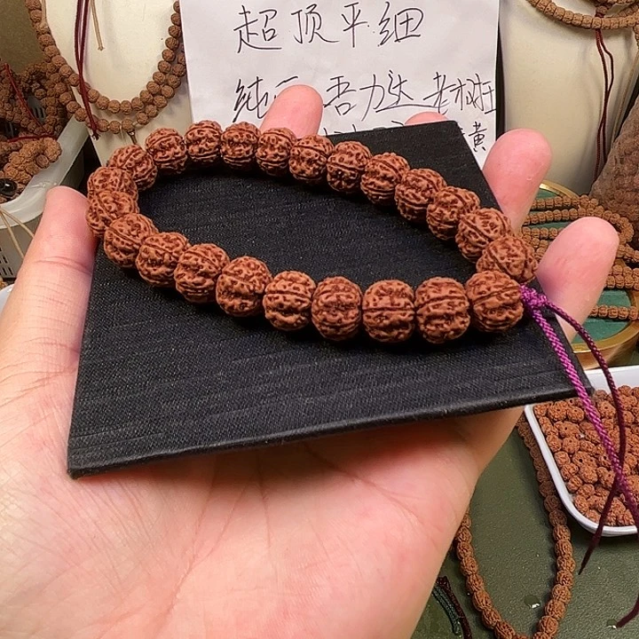 金刚菩提手串凹底梅花