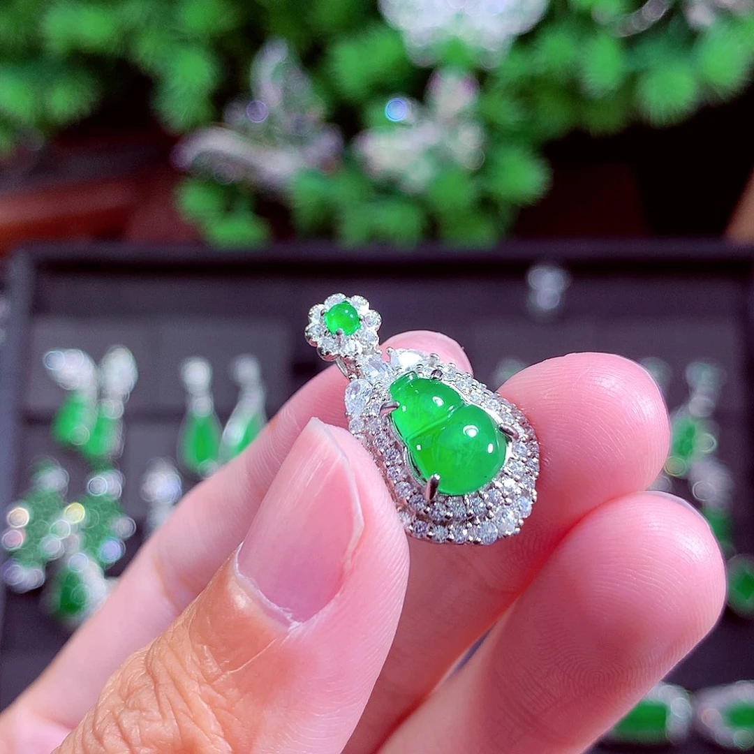 颈饰未镶嵌翡翠天然