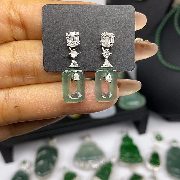 翡翠未镶嵌耳饰翡翠未镶嵌耳饰