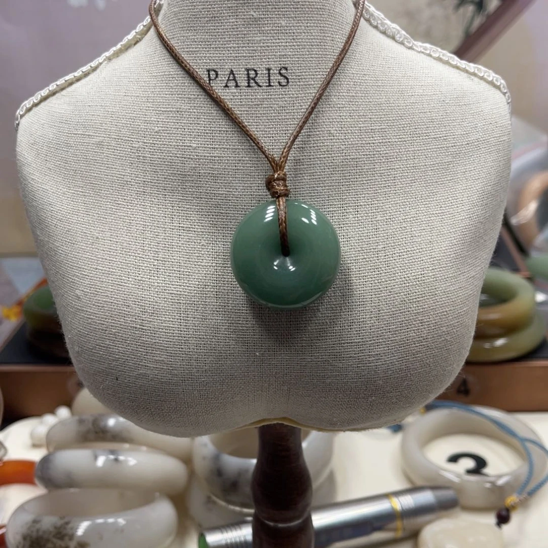 石英岩玉未镶嵌珠宝奇石