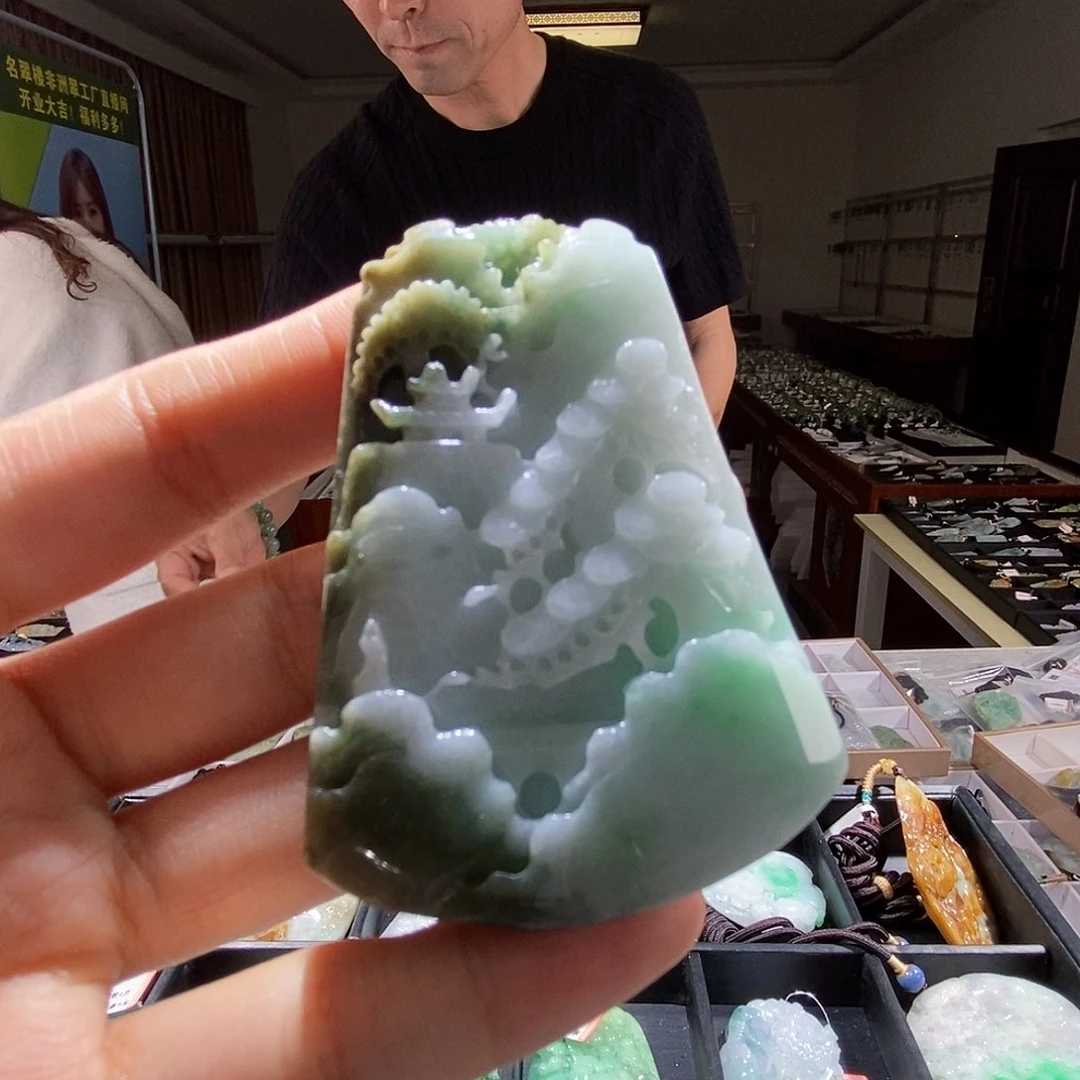 翡翠未镶嵌颈饰翡翠