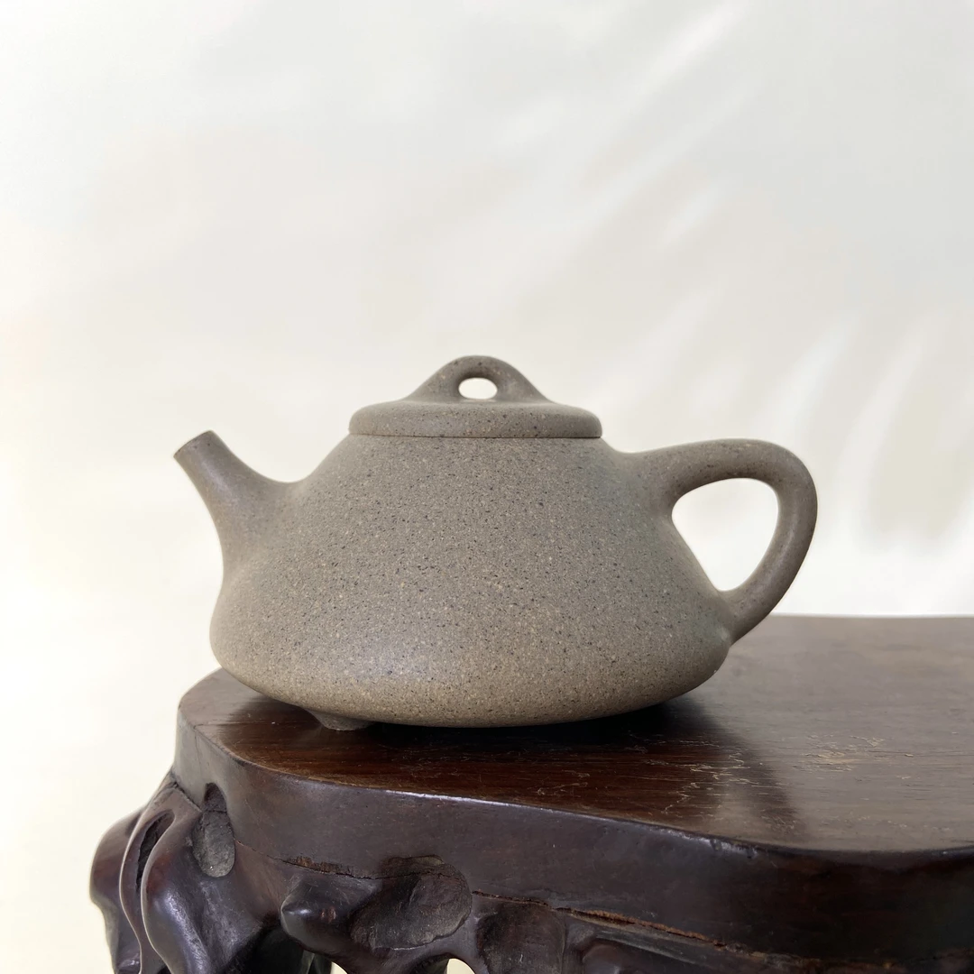 宜兴手工紫砂陶 （万旭霞）170cc茶壶GS4208-52