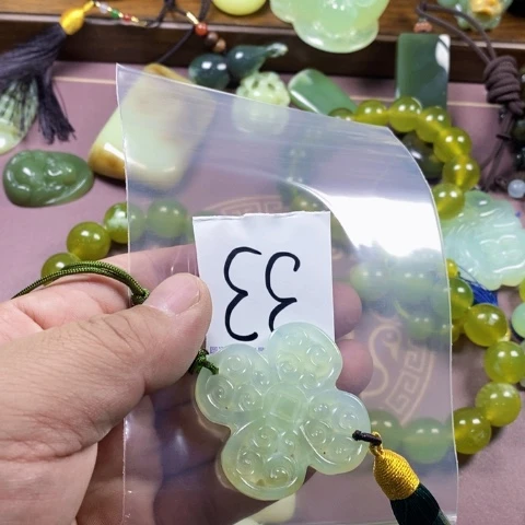 未镶嵌蛇纹石玉颈饰