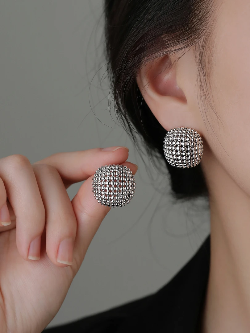 耳饰镂空几何方块耳钉小众设计2025新爆款耳环高级女小香风