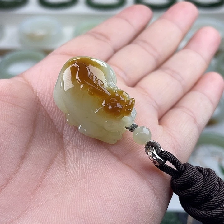 和田玉（糖玉）未镶嵌颈饰