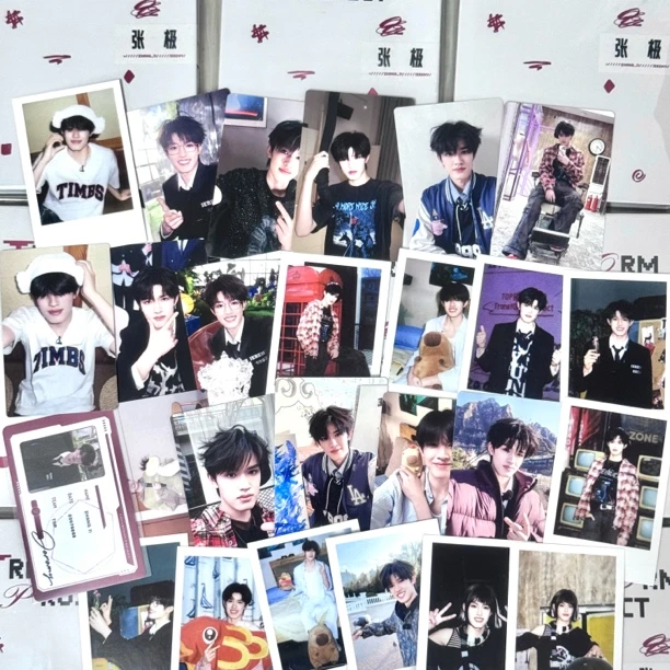 【官周未绑】张极异次元大作战小卡未绑默认出厂瑕微瑕