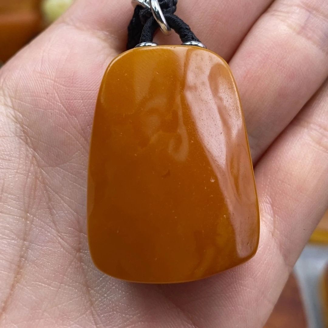 琥珀吊坠(赠链)未镶嵌