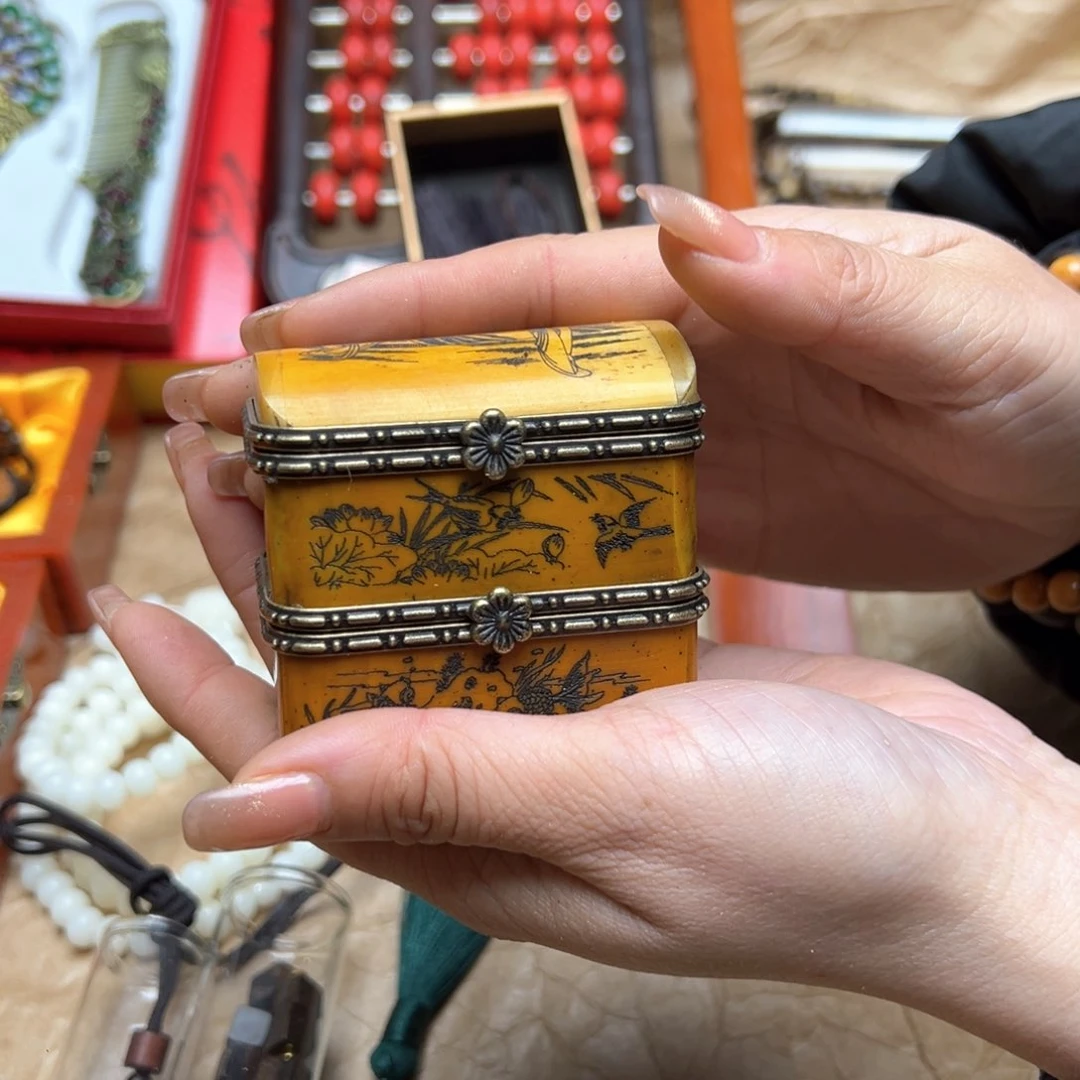 大叶紫檀（黑酸枝木类）