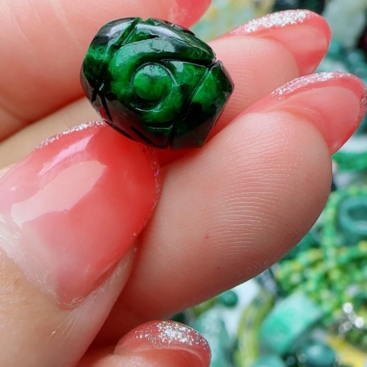 有***袁颈饰未镶嵌翡翠天然A货