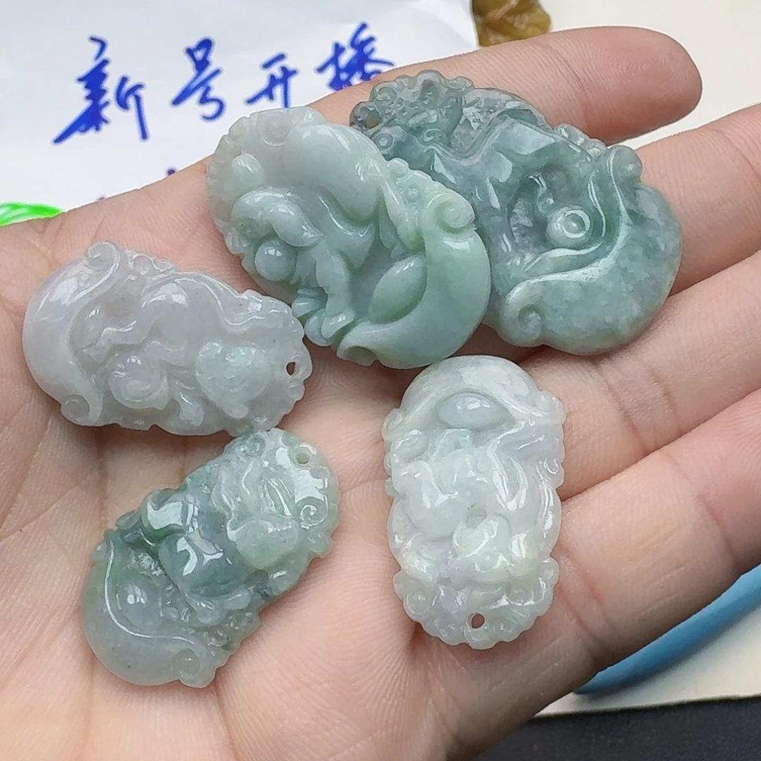 翡翠未镶嵌颈饰生肖翡翠多样性发一