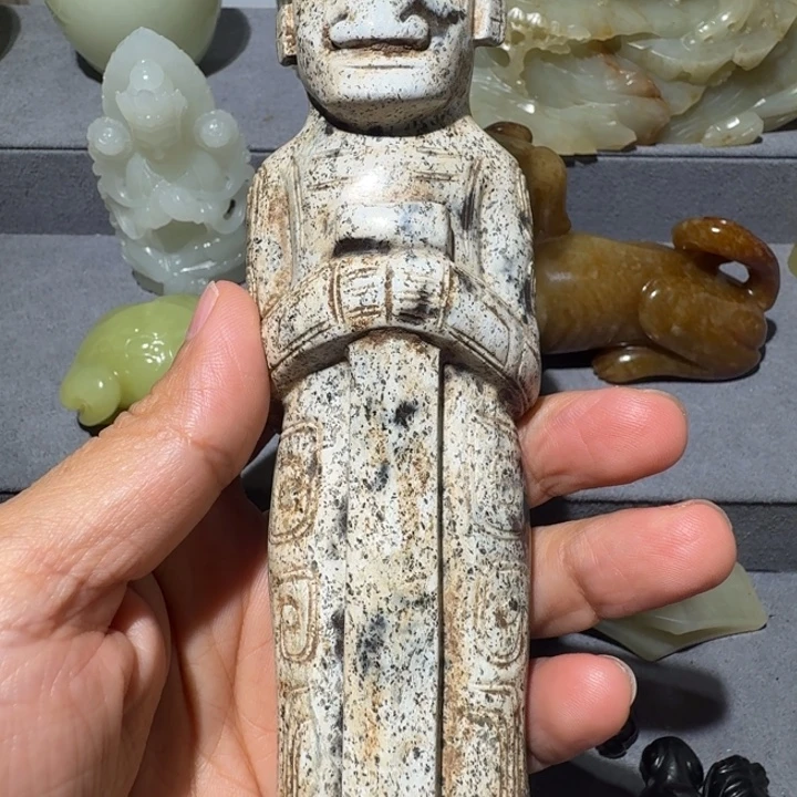 今***约和田玉未镶嵌颈饰