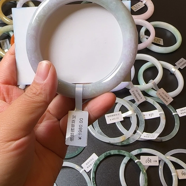 翡翠未镶嵌颈饰61*11*11春彩胖圆条