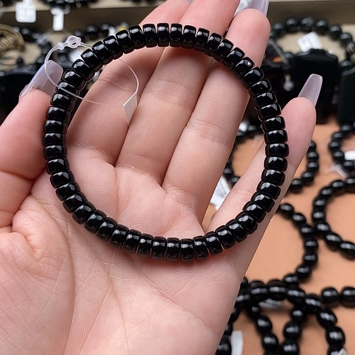 祥***音和田玉未镶嵌颈饰