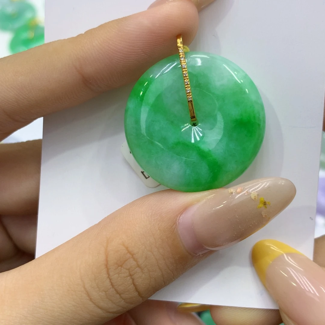 翡翠18K金镶嵌颈饰