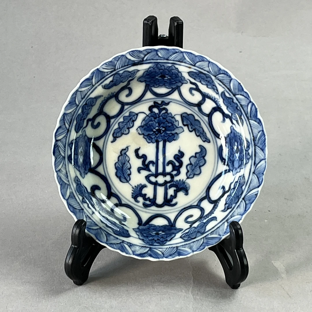 25072180清光绪青花缠枝花卉纹碟 直径13.3cm A02493