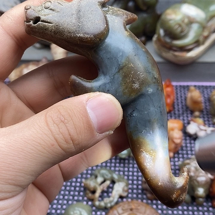 未镶嵌蛇纹石玉颈饰