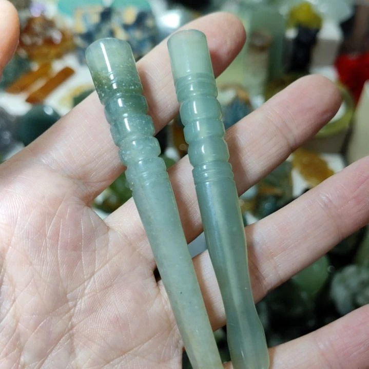孟***平岫玉未镶嵌烟嘴款式