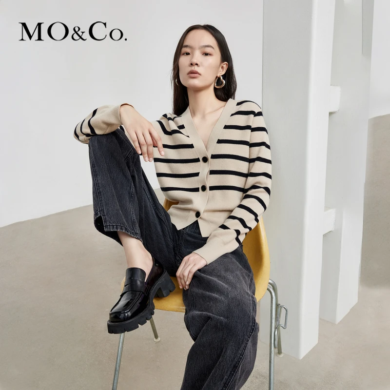 【诗语专属】MOCO秋季绵羊毛羊绒条纹短款时尚针织衫开衫MBC3CART18