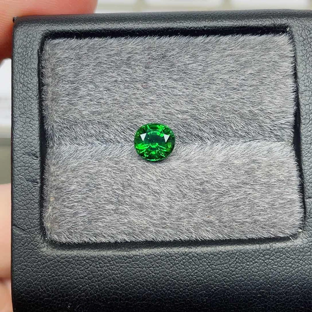 裸石未镶嵌碧玺1.62克拉天然铬碧玺