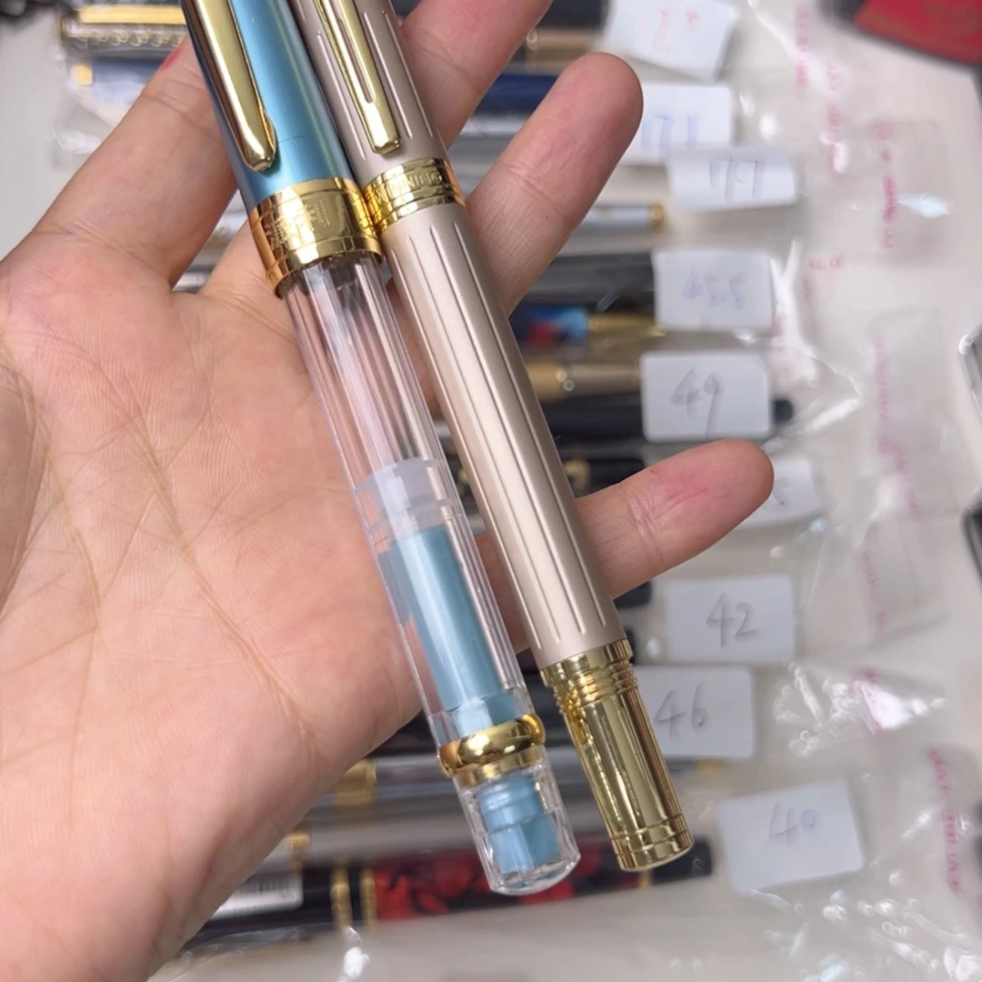 壹****柒两个旋帽款钢笔打包拍