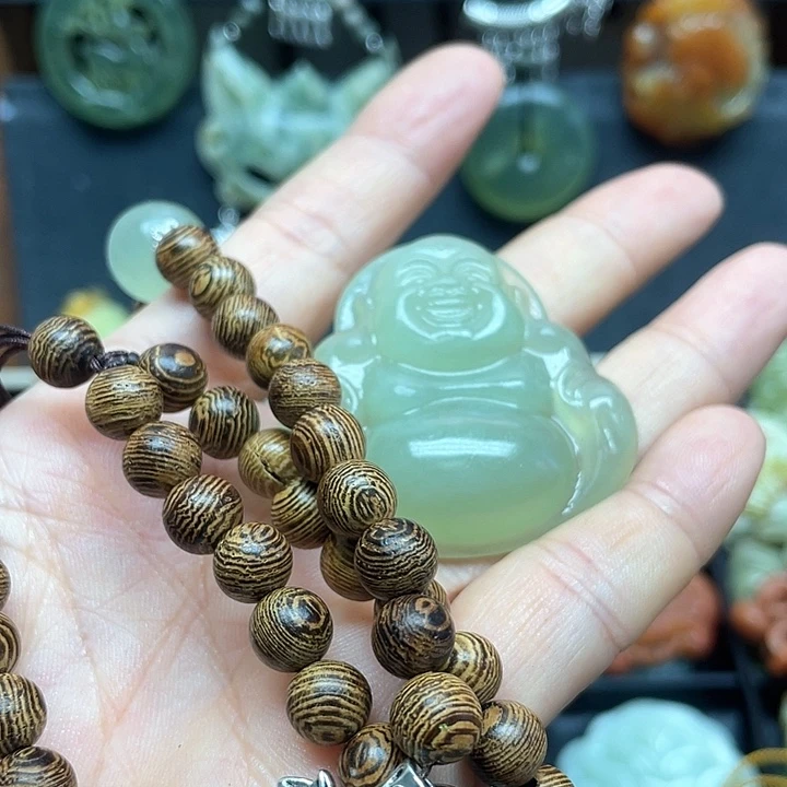 未镶嵌蛇纹石玉颈饰